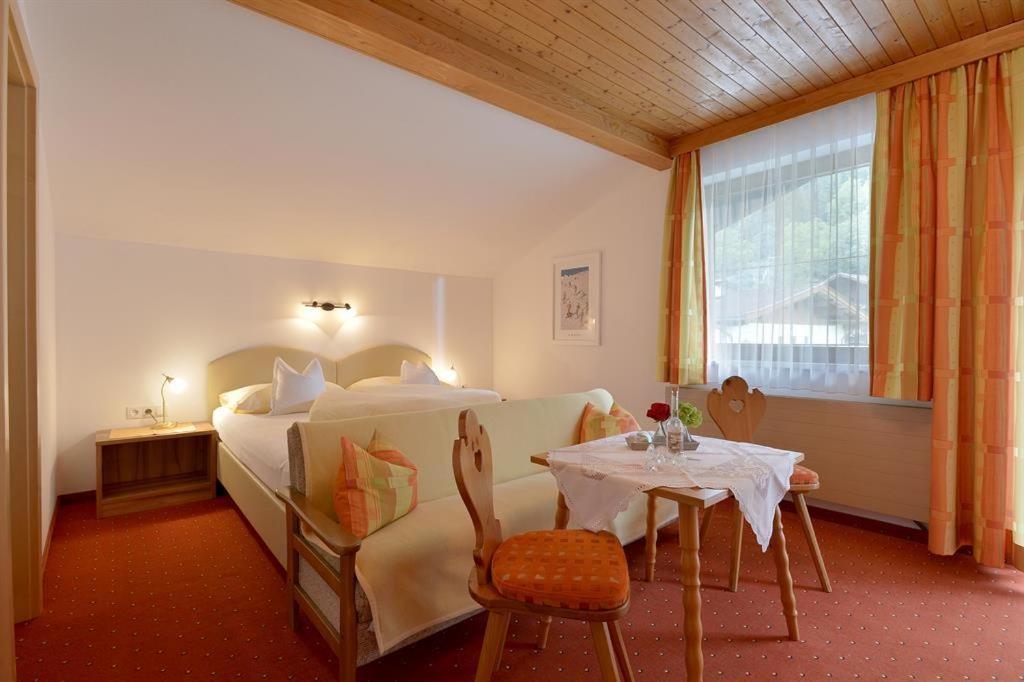 Landhaus Gredler Mayrhofen Exterior foto